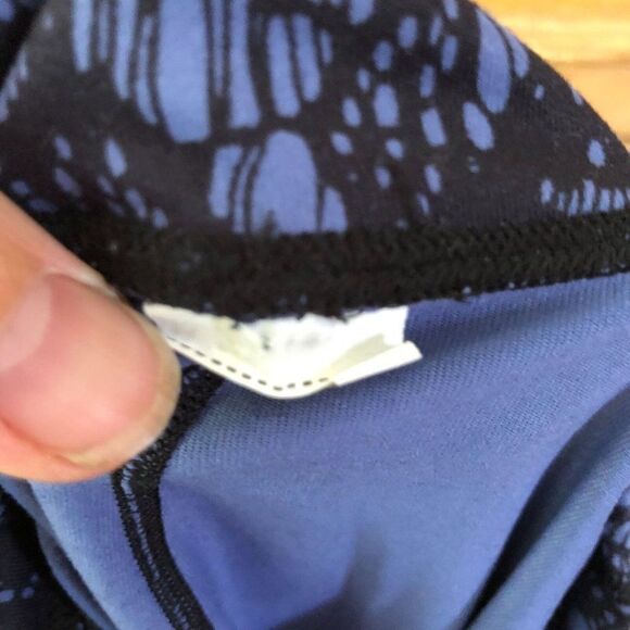 Fabletics‎ XS / S (?) Blue Black Leggings Lace Floral Full Length - Picture 6 of 6